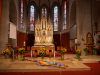 Bunt war die Pfarrkirche innen gestaltete -- "Eingangsfest" in das Gemeindejahr 2021/22 der Pfarre Gersthof-St.Leopold (Wien 18.,)