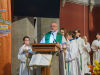 Pfarrer P. Arkadiusz verkündet das Evangelium