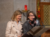Inzwischen groß gewordene Jungscharkinder unterhalten Gerda beim Dankgottesdienst Gerda Winner 40 Jahre Pastoralassistentin in der Pfarre Gersthof, Wien 18., mit Abschied von dieser Funktion.