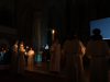 Lumen Christi - das Licht Christi - zieht in die Pfarrkirche ein -Osternacht-Lichtfeier 2023