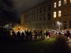Die Gemeinde feiert Osternacht 2015 in der katholischen Pfarre Gersthof-St. Leopold in Wien.