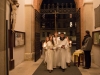 Die Gemeinde feiert Osternacht 2015 in der katholischen Pfarre Gersthof-St. Leopold in Wien.