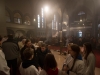 Die Gemeinde feiert Osternacht 2015 in der katholischen Pfarre Gersthof-St. Leopold in Wien.