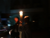Osternacht 2026 - mit der Osterkerze in die dunkle Kirche