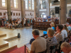 Pfarrfest Gersthof 2026: viele haben sich zum Gottesdienst versammelt