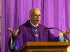 Dr. Michael Landau (Caritas Österreich) predigt beim Gottesdienst zum Abschluss der Weihnachtspaket-Aktion 2023, Pfarre Gersthof