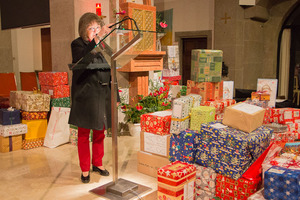 Weihnachtspaketmesse mit Caritaspräsident Landau